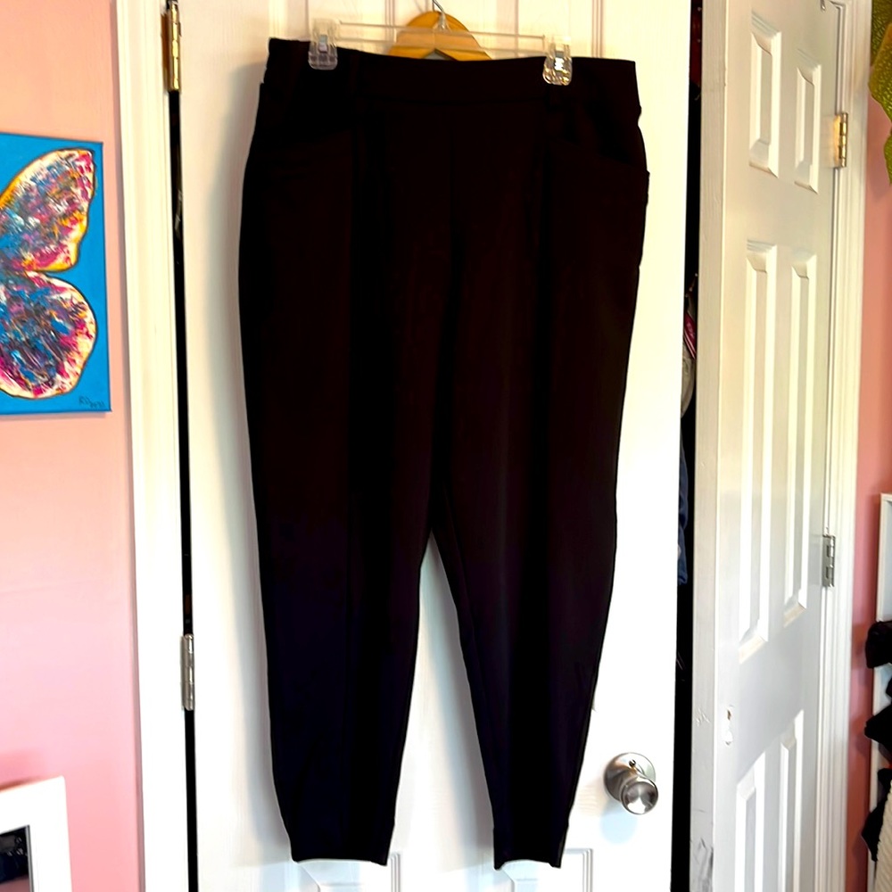 Maurice’s black XL ankle length dress pant.  Like new, elastic waist